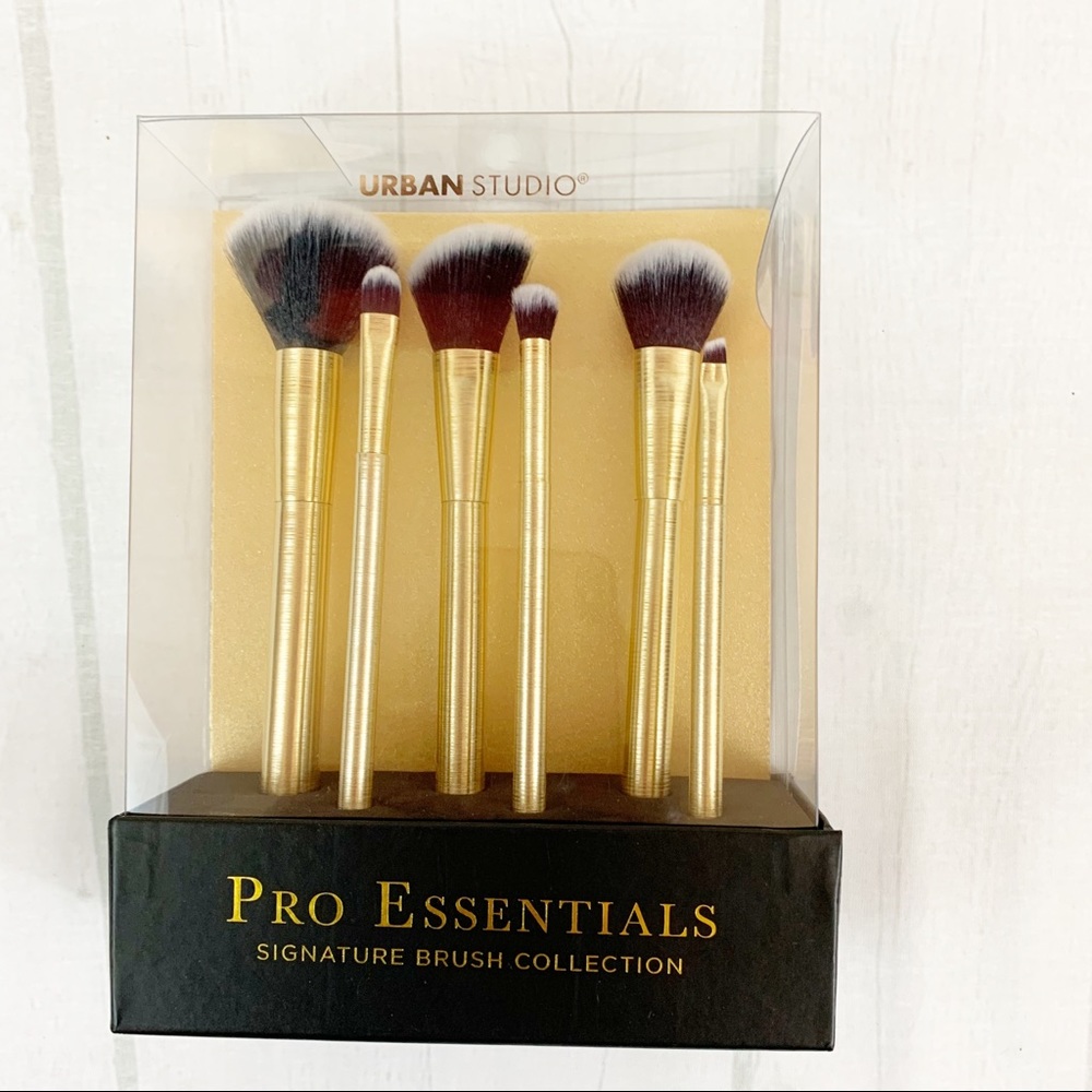Urban Studios Pro Essentials Brush Collection NWB